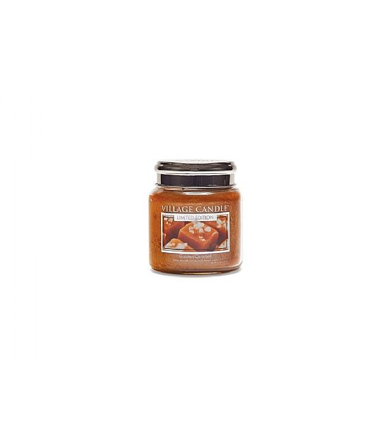 Village Candle Vonná svíčka ve skle, Zlatý karamel - Golden caramel, 390g/105 hodin