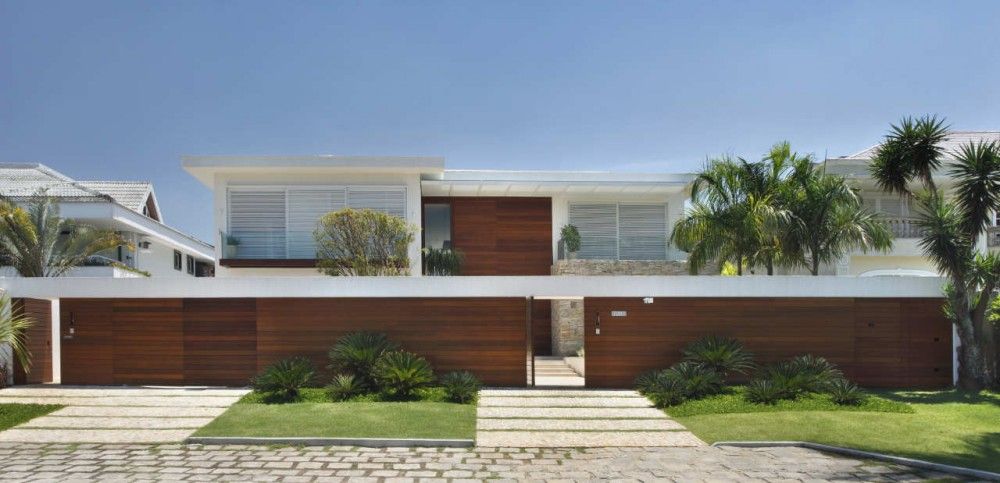 Čistá architektura soukromé rezidence v Riu de Janieru