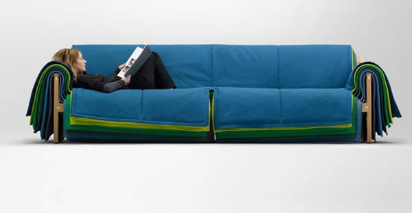 Barevné vrstvené sofa Filo od Barber Osgerby