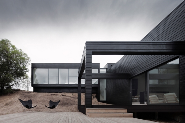 Moderní bydlení halí černá barva