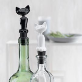 Zátka na víno Koziol kočka černá plast 11x4x3 cm