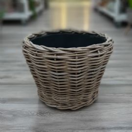 Proutěný obal na květináč, uvnitř plastová nádoba, výška 32cm, průměr 42cm (vnitřní 36cm)